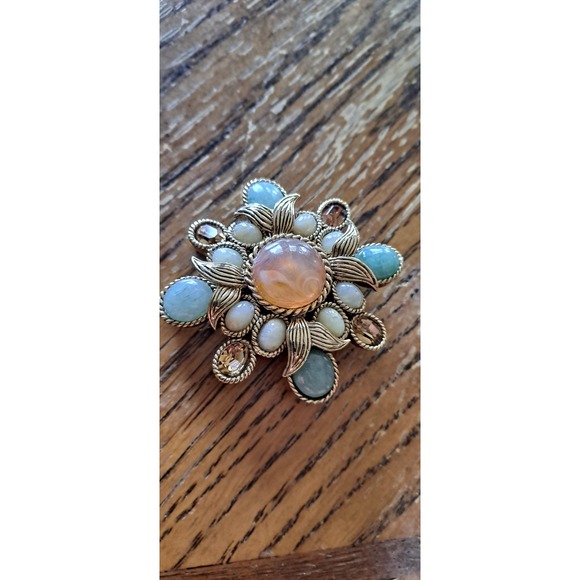 CINER Signed Vintage Heraldic Cabochon Brooch/Pin